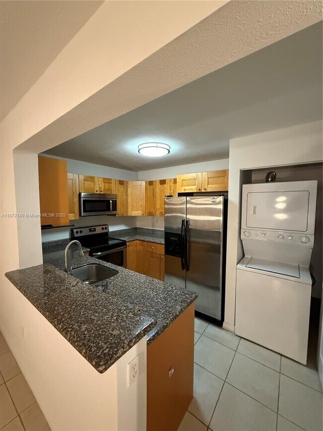 Foto del edificio - 350 Palm Cir W