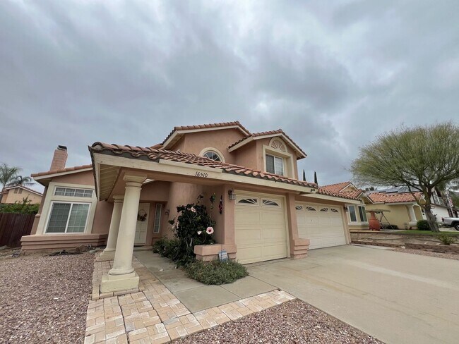 Foto del edificio - **Beautiful Lake Elsinore 3 Bdrm 2.5 Baths...