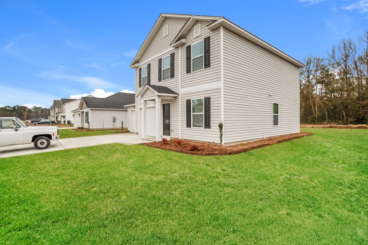 Primary Photo - 2020 Barnhart Dr, Sumter, SC