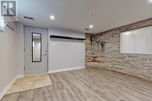 Building Photo - 508 Upper Gage Ave