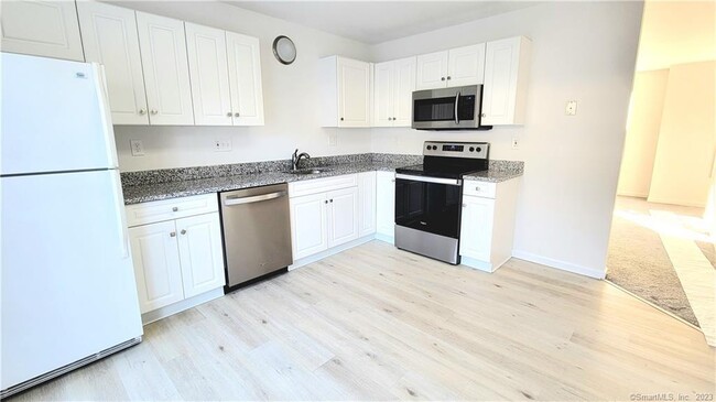 Building Photo - 494 Naugatuck Ave