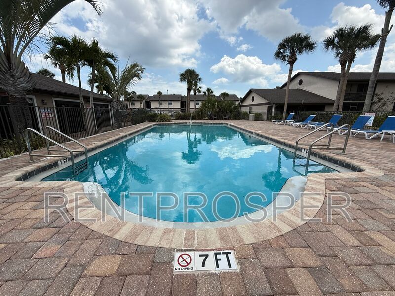 Foto principal - 1069 Ellen Ct