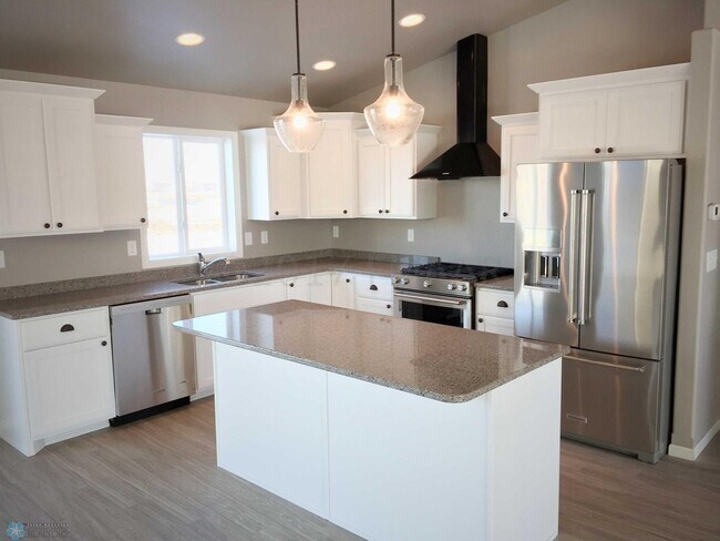 Foto del edificio - Spacious & Modern 4 Bed 3 Bath Home in Far...
