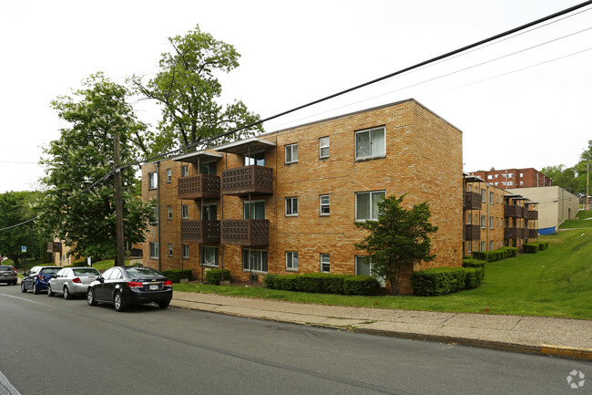 Building Photo - Carol Shamrock Apartments