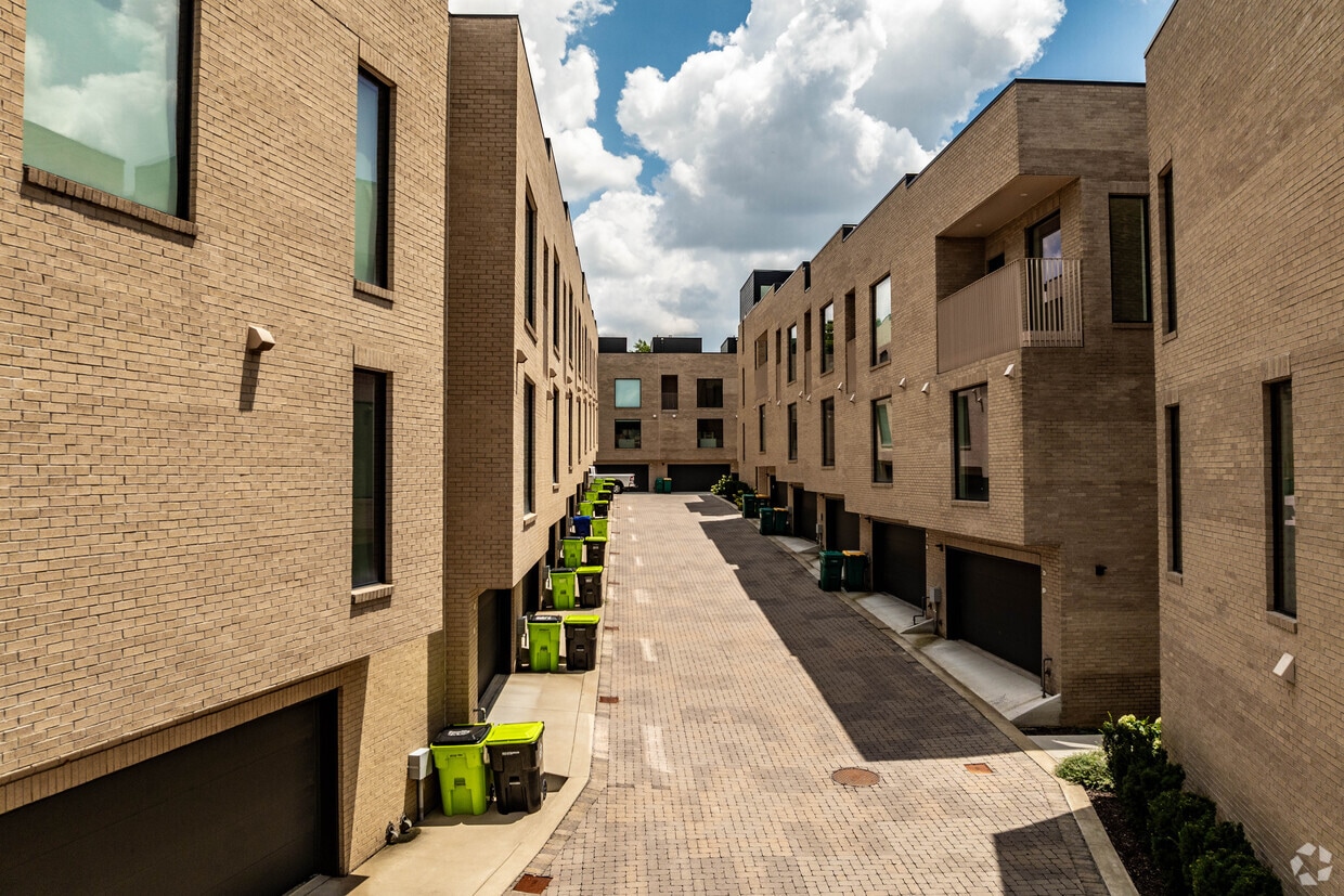 Building Photo - Linden Row