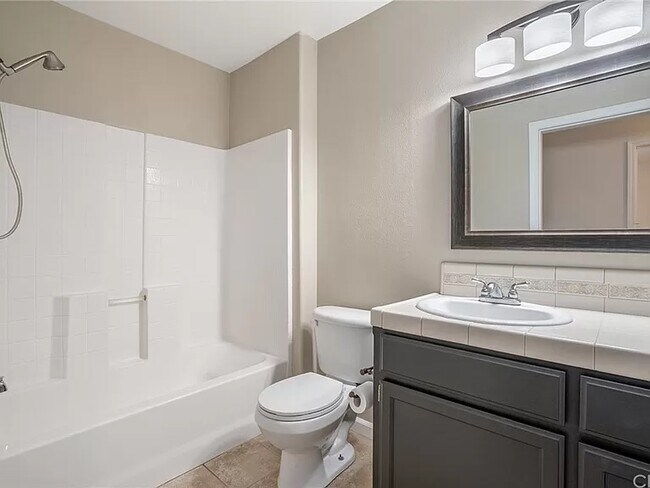 Downstairs Bathroom - 833 Marlbank Pl