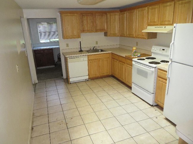 Building Photo - 14A Ellis Dr