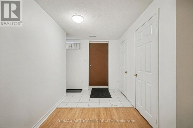 Building Photo - 1105 Petunia Pl