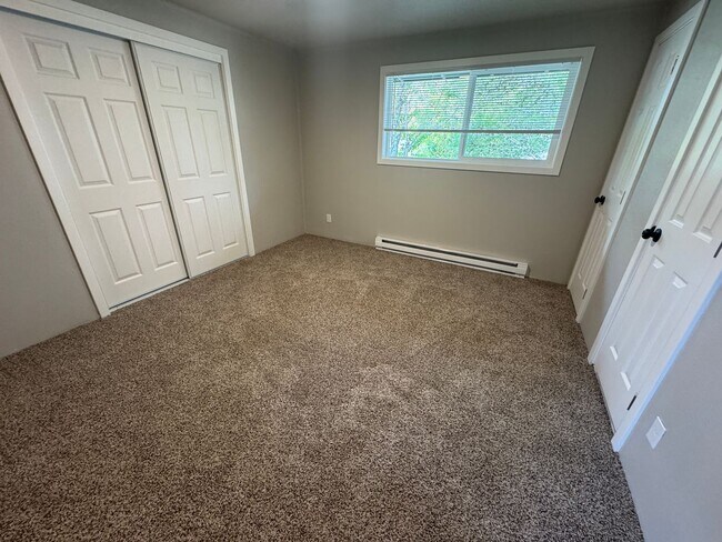 Building Photo - (248) BeVille - 2 Bedroom / 1 Bathroom - T...