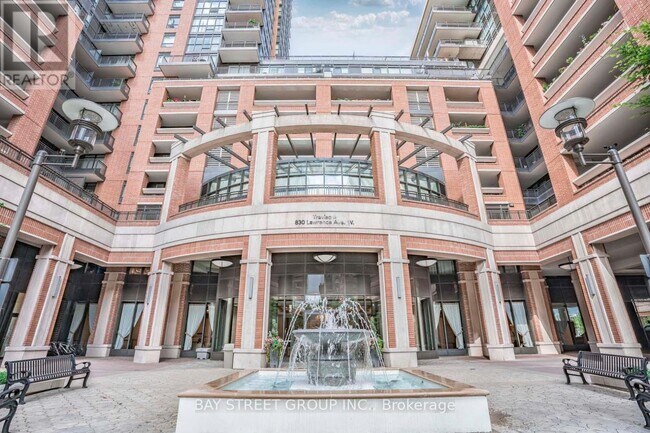 Photo du bâtiment - 830-830 Lawrence Ave W