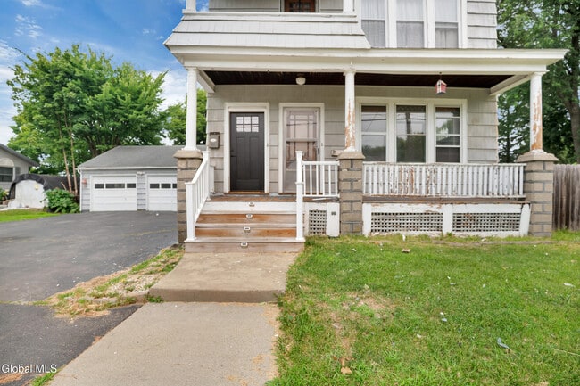 Building Photo - 2139 Foster Ave