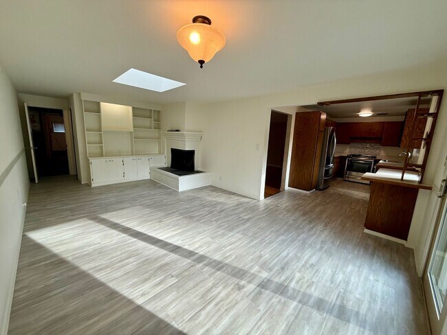 Foto del edificio - Charming 4-Bedroom Rental in the Heart of Downtown Bothell!