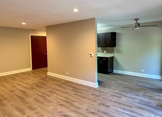 Foto del edificio - 5600 Hillcrest Ln