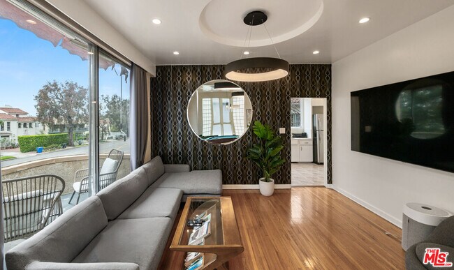 Foto del edificio - 6255 W Olympic Blvd