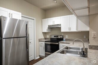 2BR, 2BA - 1129SF -7855 E Fletcher Ave Tampa, FL 33637 - The Preserve At Temple Terrace