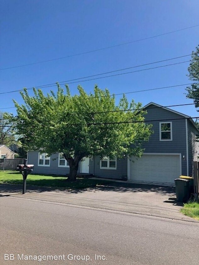 3 br, 2 bath House 11280 SW 78th Avenue House Rental in Tigard, OR