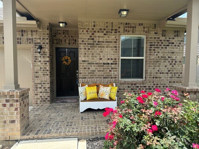 Building Photo - 18806 Legend Oaks Dr