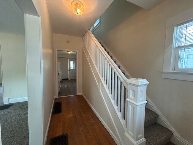 Foto del edificio - Newly Renovated Three Bedroom House