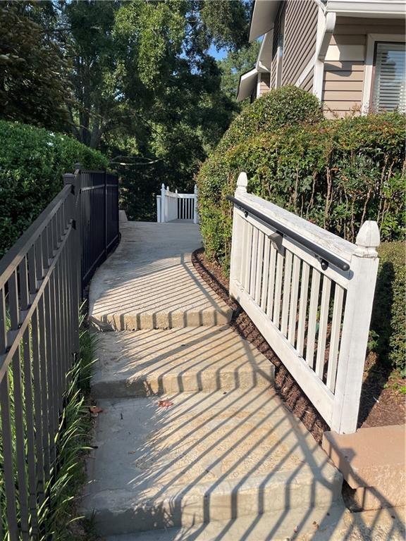 Building Photo - 803 Wynnes Ridge Cir SE