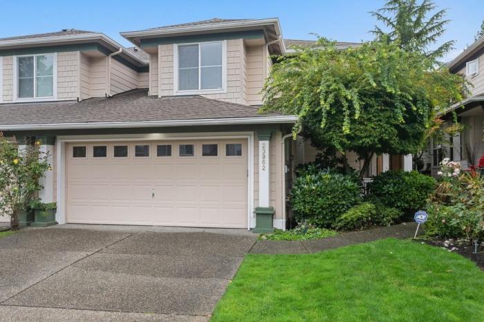 Primary Photo - 3 bedroom in Sammamish WA 98074