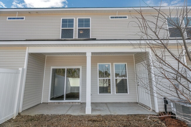 Building Photo - Haven at the Highlands