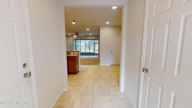 Foto del edificio - 7027 Coldwater Dr