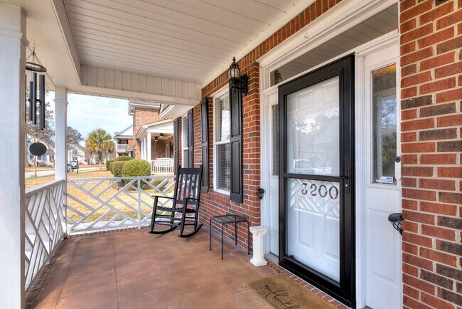 Foto del edificio - 3200 Mayflower Ln