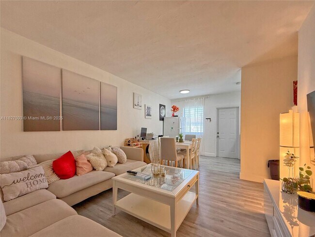 Foto del edificio - 3121 SW 25th Ter