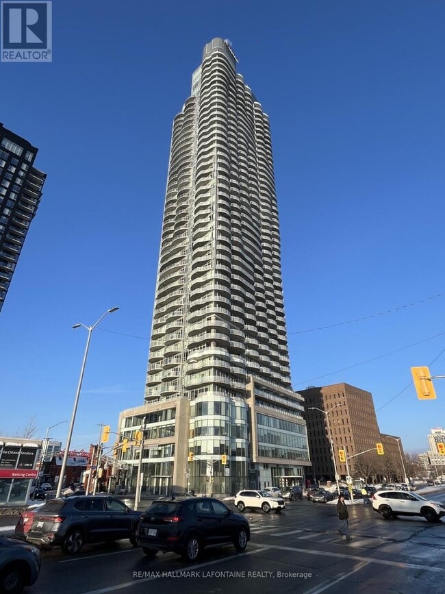 Building Photo - 805 Carling Ave