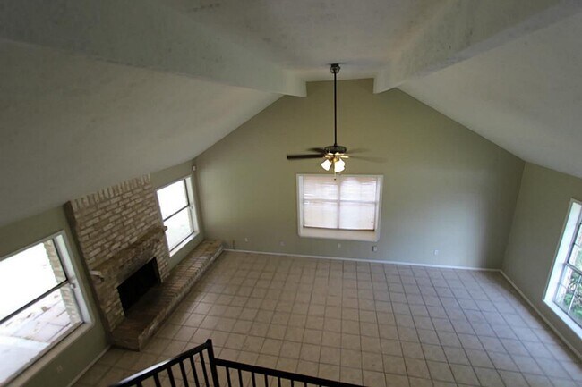 Foto del edificio - 4904 Ripple Creek Dr