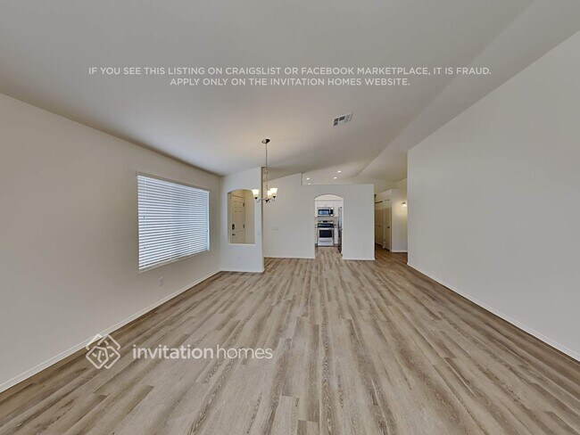 Building Photo - 1003 N Alvaro