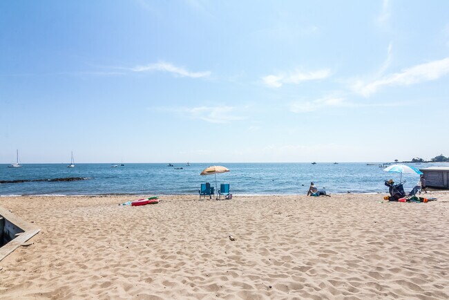 Foto del edificio - 116 Overshore Dr E
