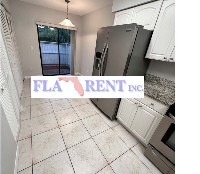 Photo - 4/3.5/2 in the Wedgewood Area House