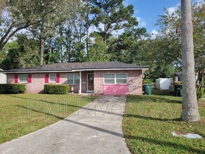 Building Photo - 7819 Lisa Dr E