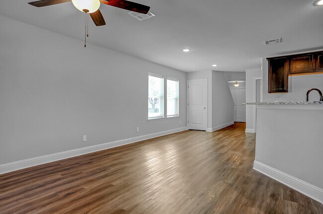 Foto del edificio - 2711 W Washington St