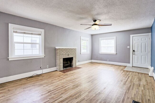 Building Photo - 2038 9th Ave