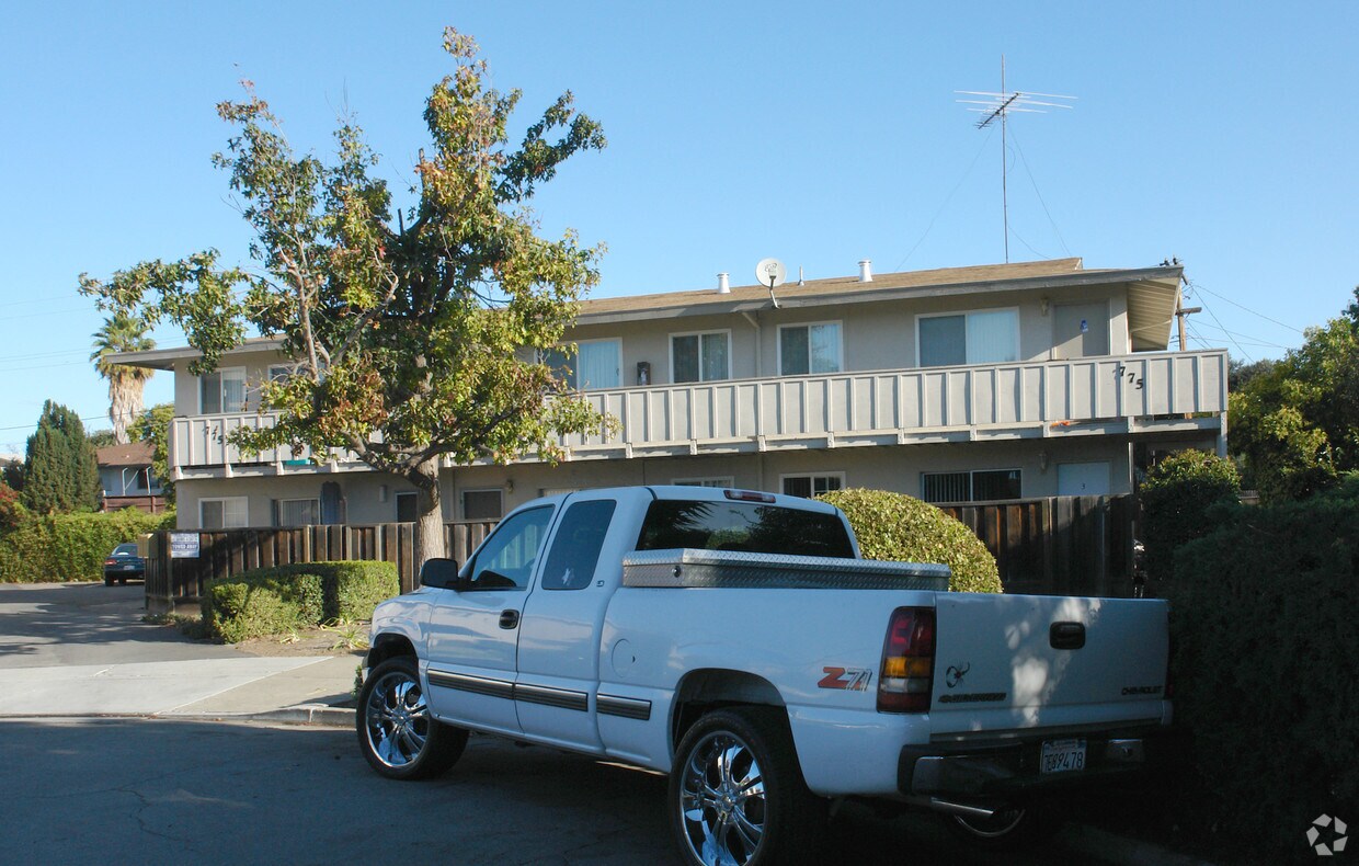Building Photo - 775 San Justo Ct