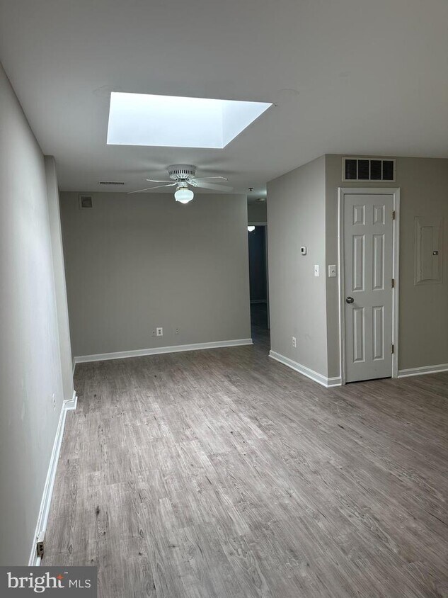 Foto principal - 9416 Battle St