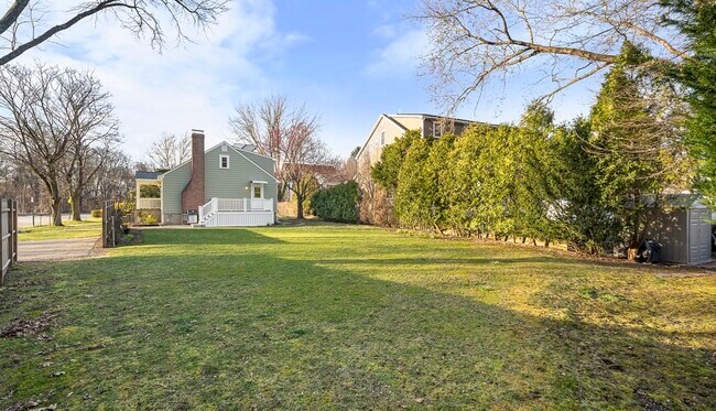 Building Photo - 149 Horn Pond Brook Rd