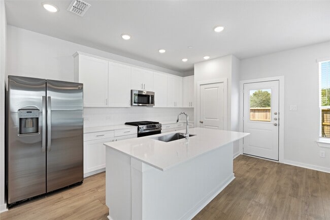 Building Photo - 8132 Brocken St