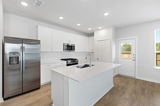Building Photo - 3033 Dovedale St