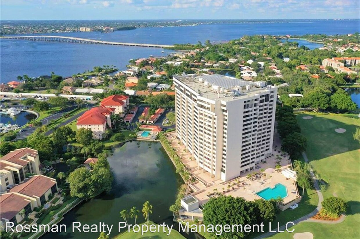 Foto principal - 2 br, 2 bath House - 5260 S Landings Dr #602