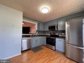 Building Photo - 6917 Villa-Del-Rey Ct
