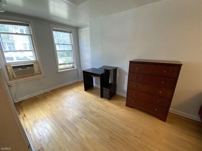 Building Photo - 1 br, 1 bath House - 1303 Granger Ave # 6 # 6