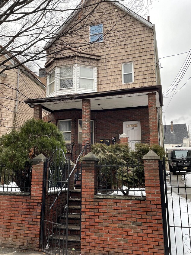 Foto principal - 200 N 6th St