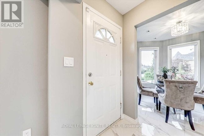 Building Photo - 19 Rosebank Dr