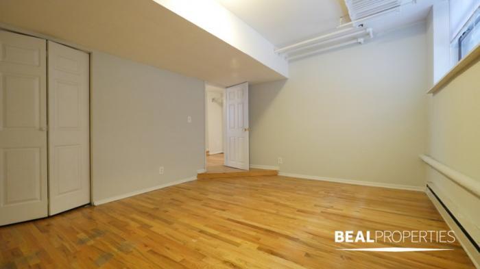 Foto principal - 1 bedroom in CHICAGO IL 60657