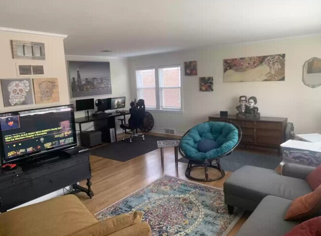 Foto del edificio - 6047 N Sauganash Ave