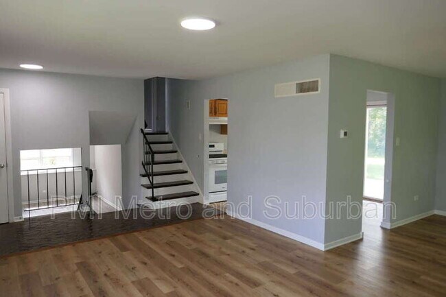Foto del edificio - 22750 Valley Dr
