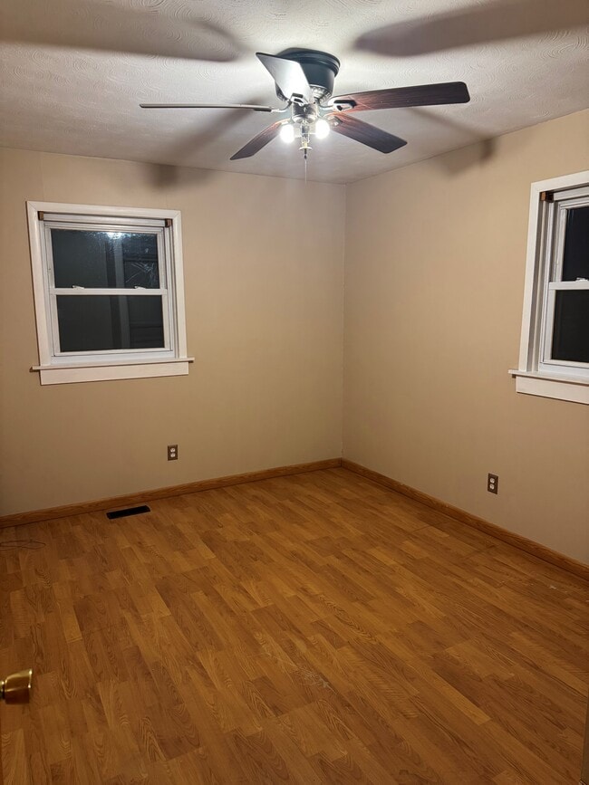 Building Photo - 58 Oriole Dr